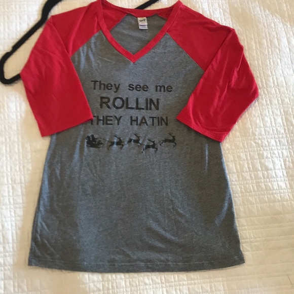 Graphic Tee with holiday theme - Picture 1 of 4